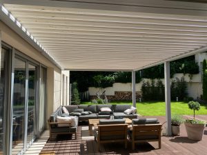 פרגולות חשמליות לגינה