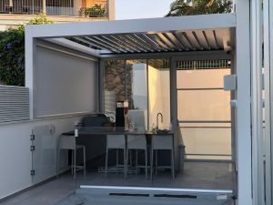 פרגולה חשמלית לגינה