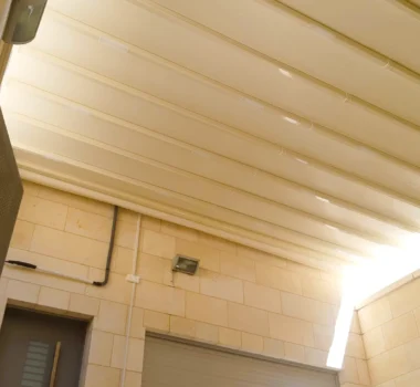 פרגולה חשמלית PVC – נצרת